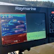 Element 7 HV - 7" екран, ехолот CHIRP, 3D HyperVision, Wi-Fi, GPS, датчик на транець HV-100+ - Element 7 HV - 7" екран, ехолот CHIRP, 3D HyperVision, Wi-Fi, GPS, датчик на транець HV-100+