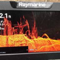 Element 7 HV - 7" екран, ехолот CHIRP, 3D HyperVision, Wi-Fi, GPS, датчик на транець HV-100+ - Element 7 HV - 7" екран, ехолот CHIRP, 3D HyperVision, Wi-Fi, GPS, датчик на транець HV-100+